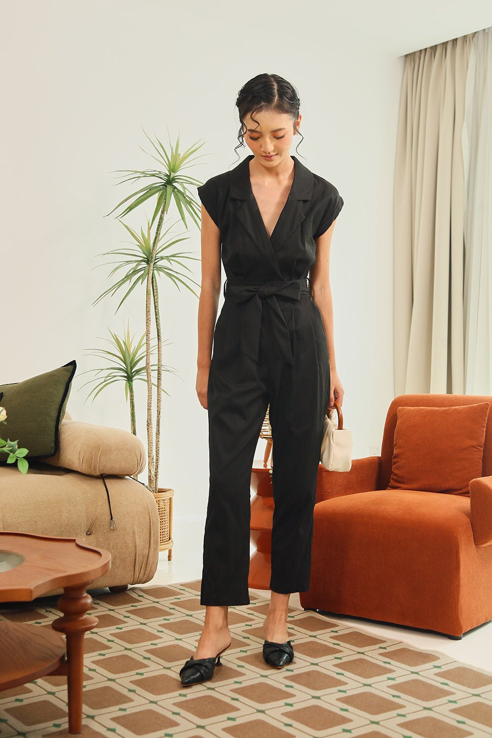 Kristela Tailored Jumpsuit in Black - 画像 6