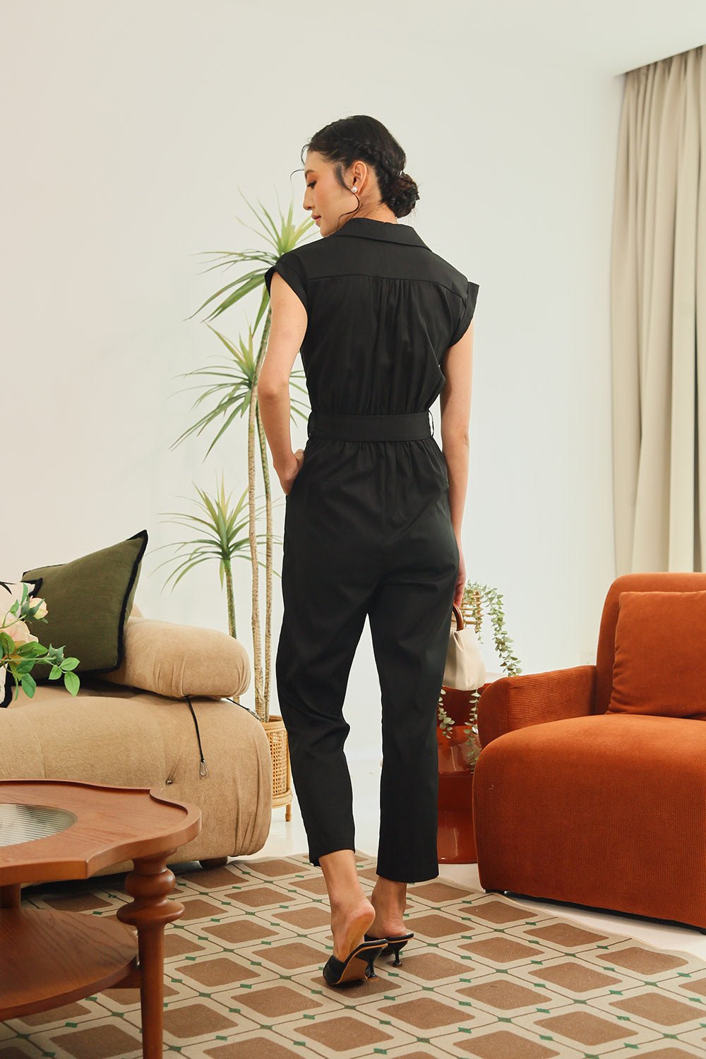 Kristela Tailored Jumpsuit in Black - 画像 9