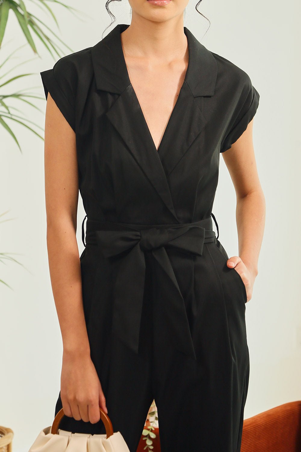 Kristela Tailored Jumpsuit in Black - 画像 4