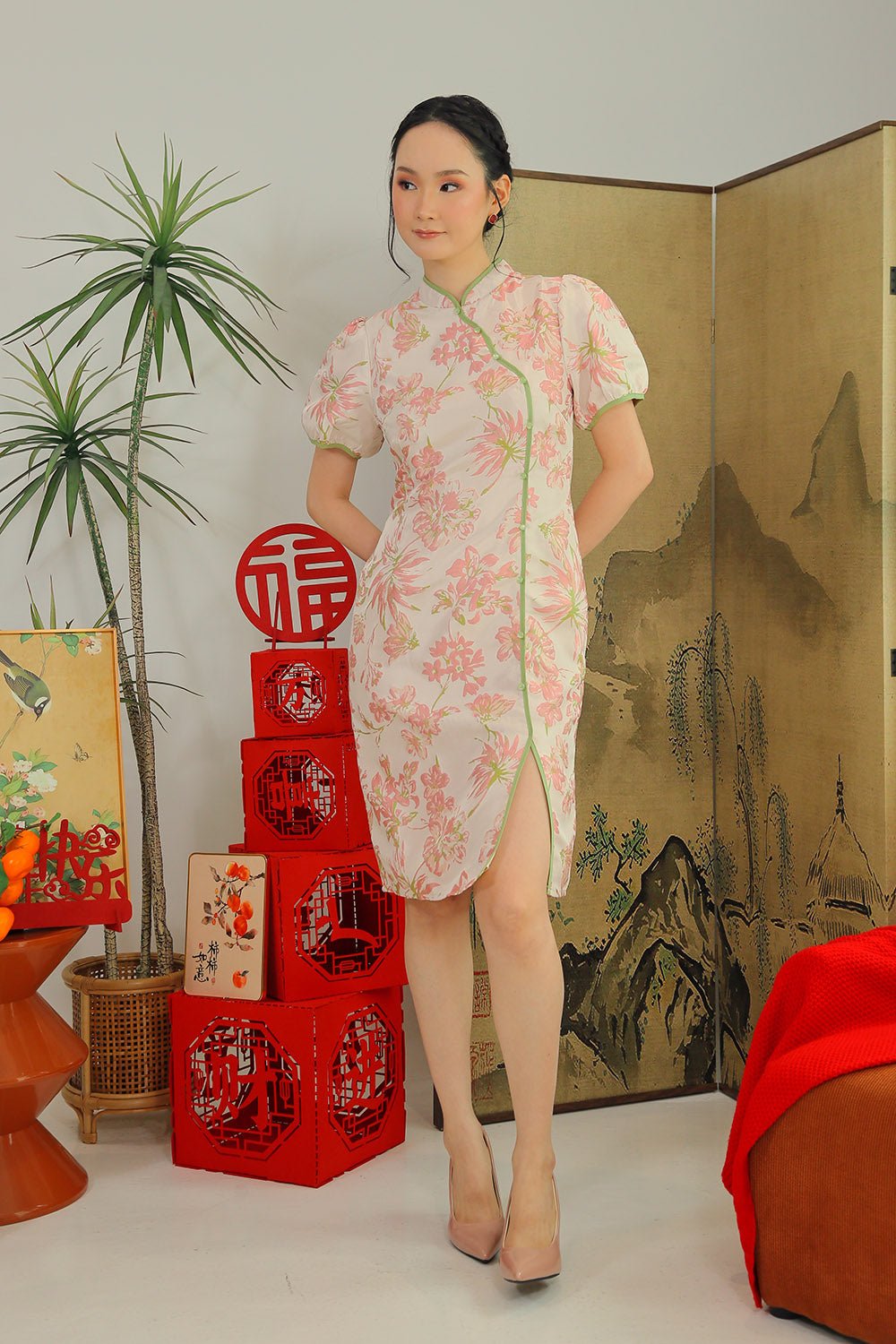 Vivara Puff Sleeve Floral Cheongsam in Brush Pink - 圖片 10