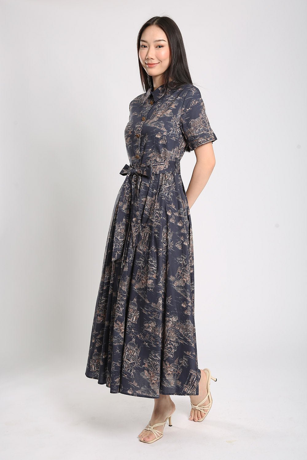 Manika Maxi Dress in Navy Blue Prints - Imej 4