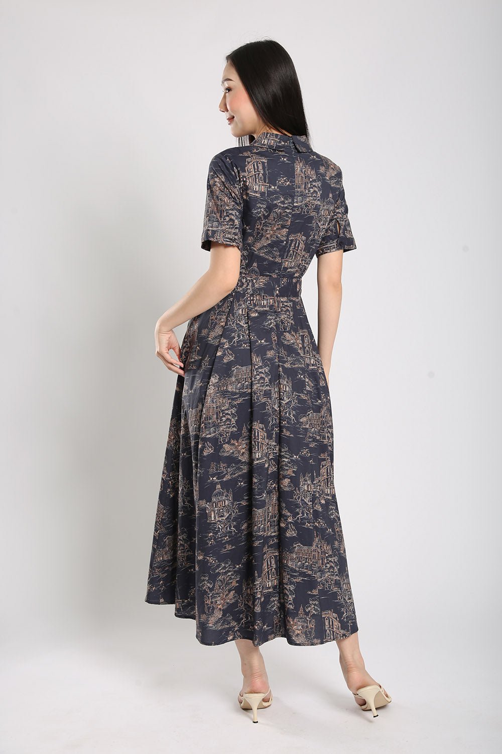 Manika Maxi Dress in Navy Blue Prints - Imej 8