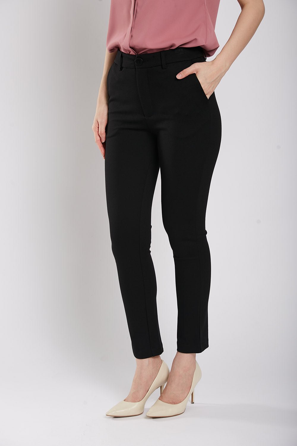 Rasha Ultra-stretch Pants in Black – Bild 5