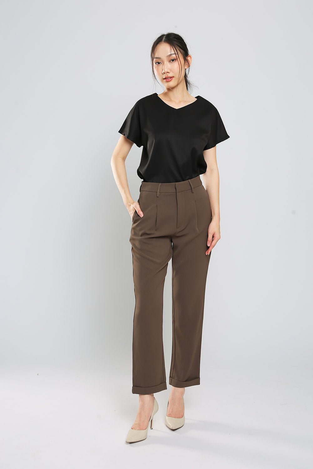Danna V-Neck Top in Black - 圖片 8